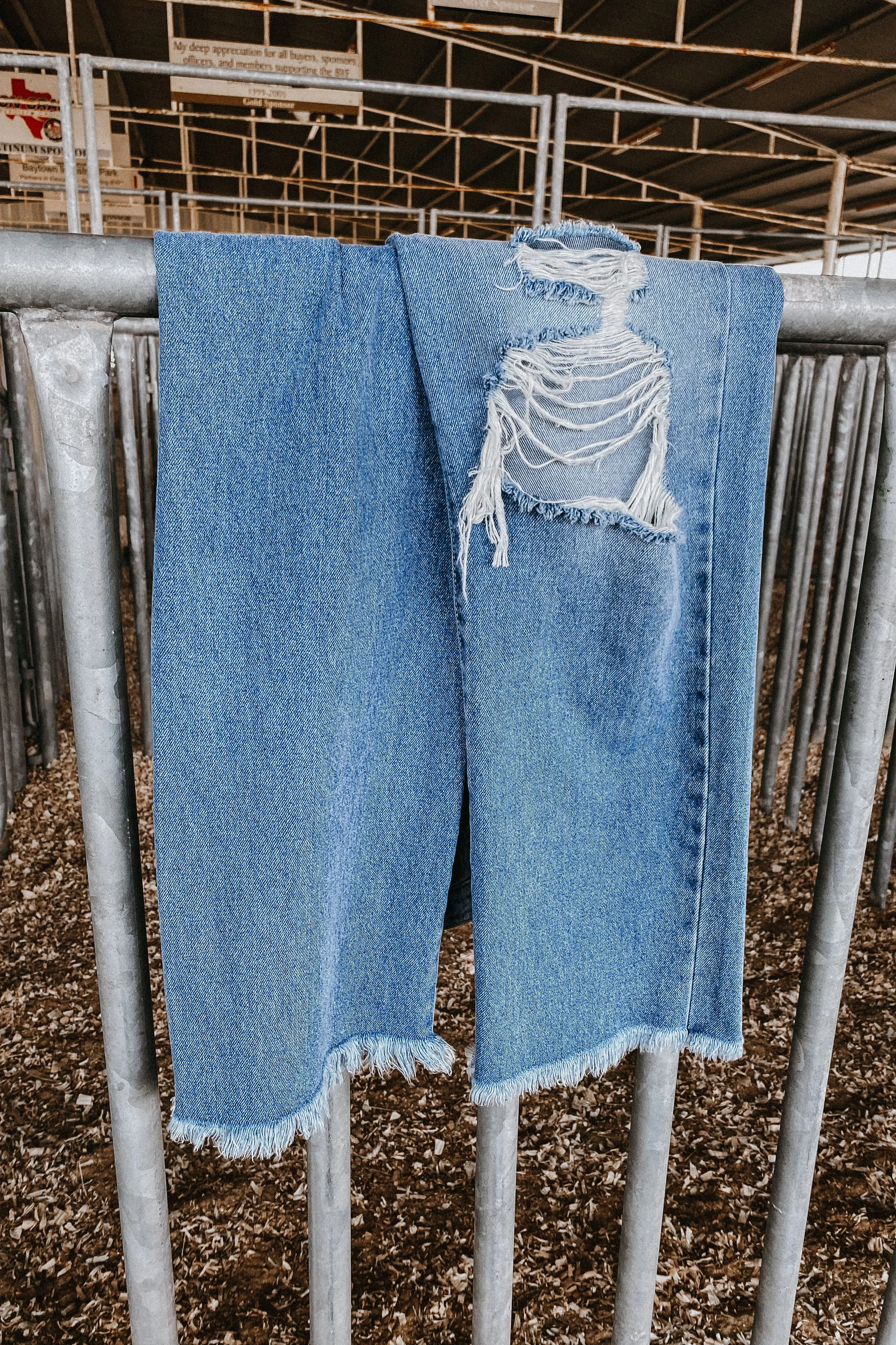 Cello High Rise Destroyed Dad Jean | FINAL SALE