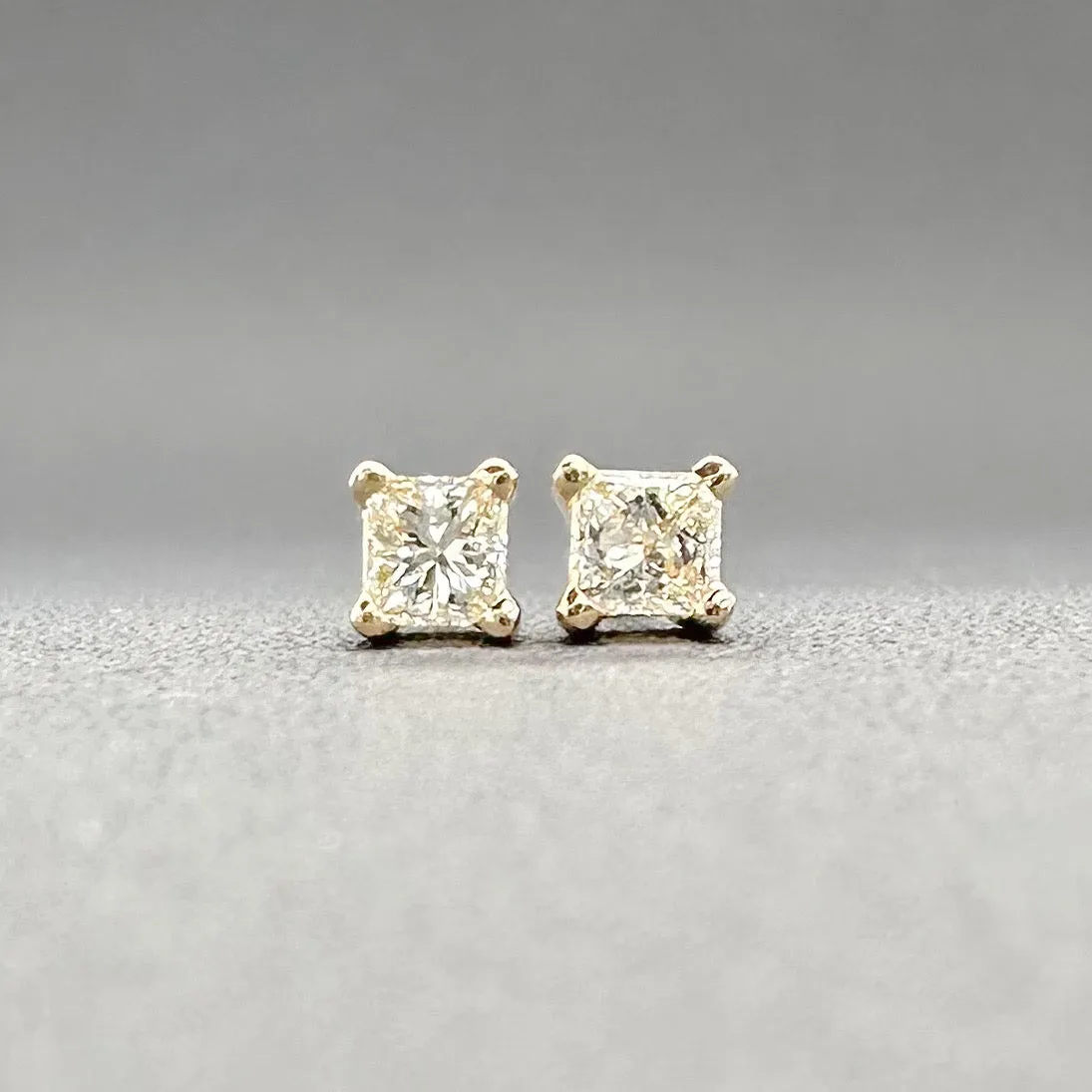 Estate 14K Y Gold 0.25ctw G/SI1 Diamond Princess Stud Earrings