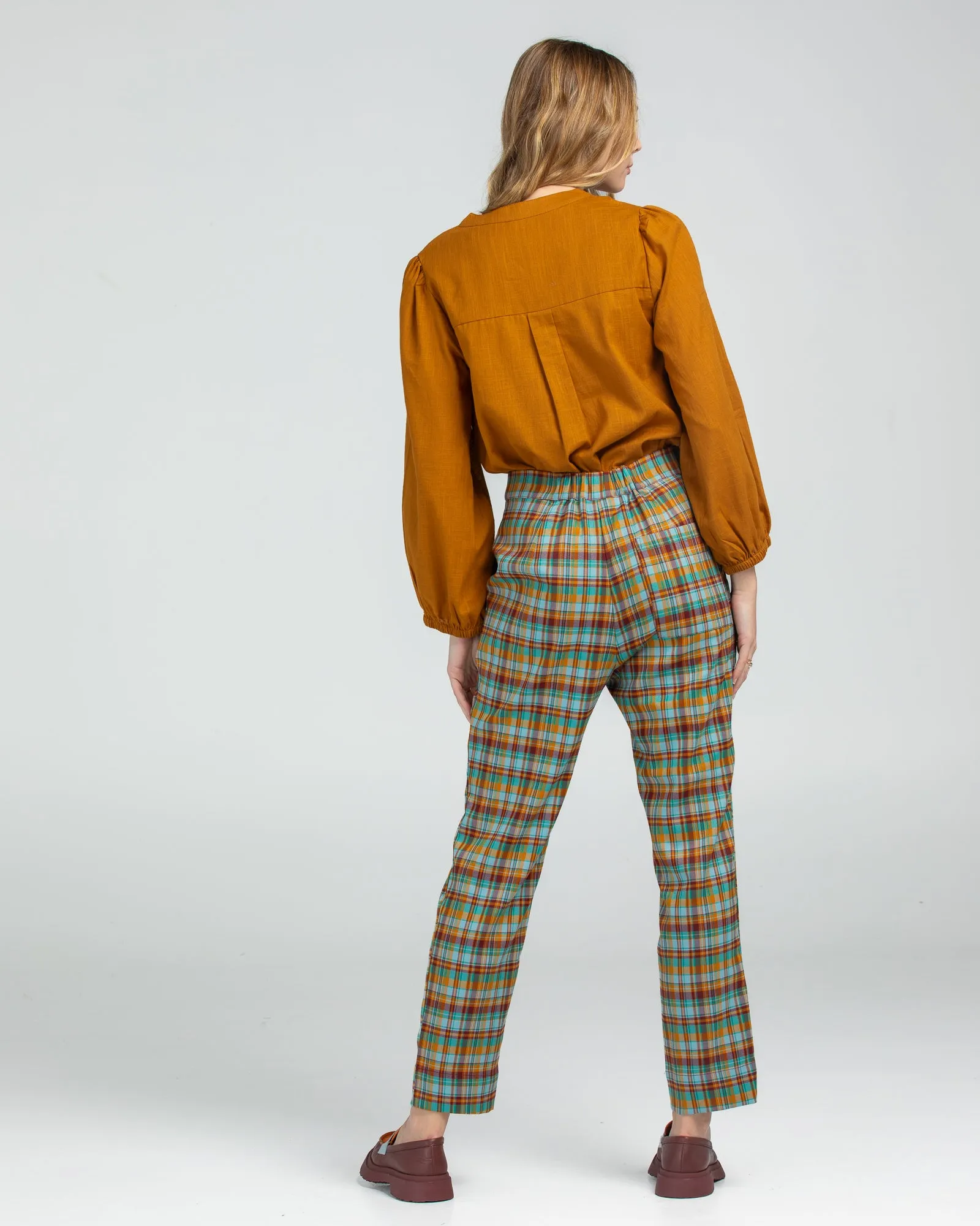 Kiara Pant - Indy Check